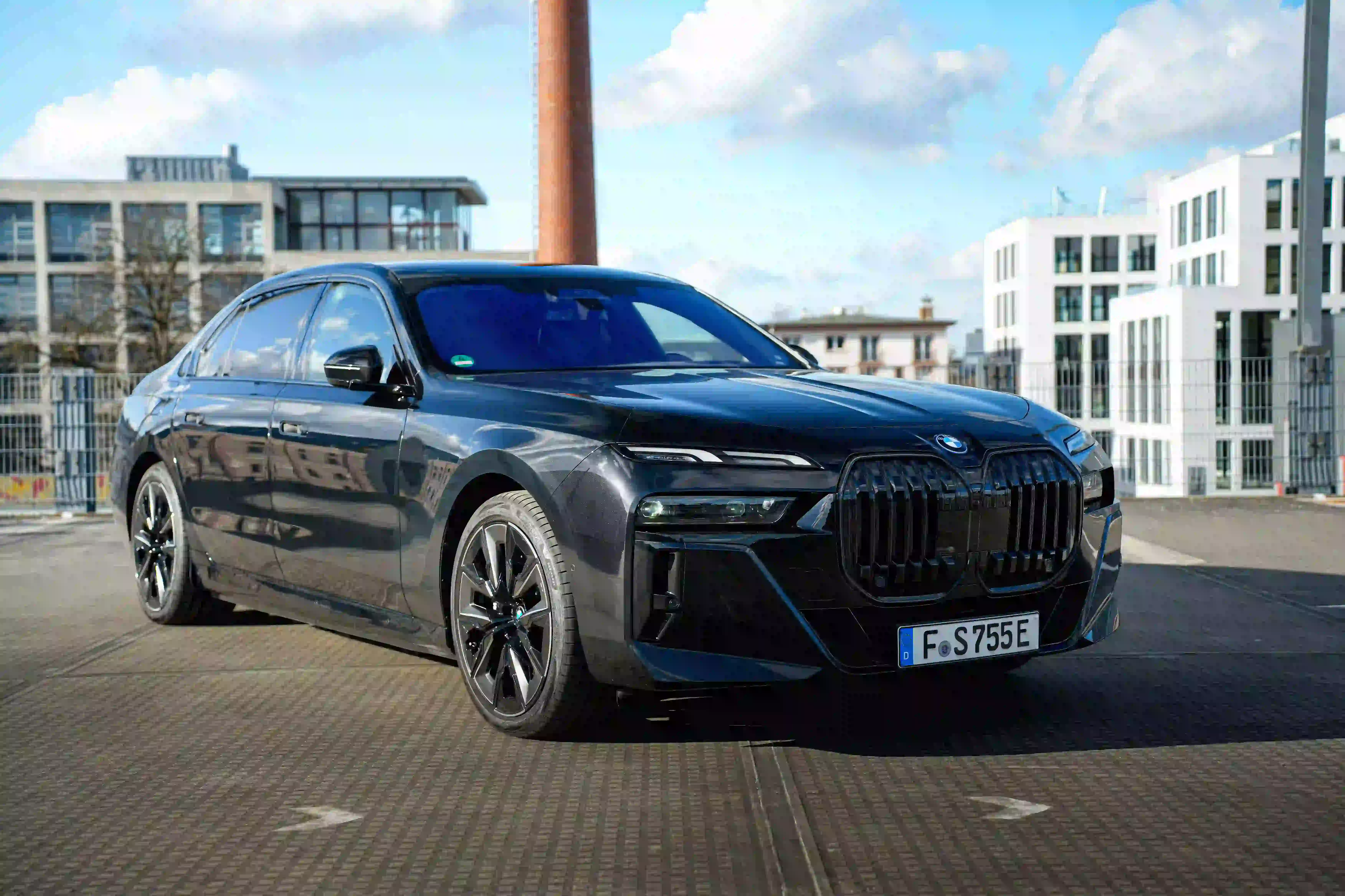 Business traveller in premium Chauffeur Service Frankfurt – Ride Prime